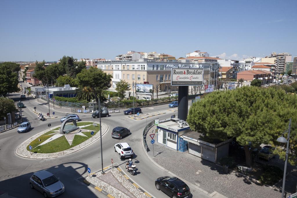 Quarantadue Quindici Hotell Termoli Eksteriør bilde